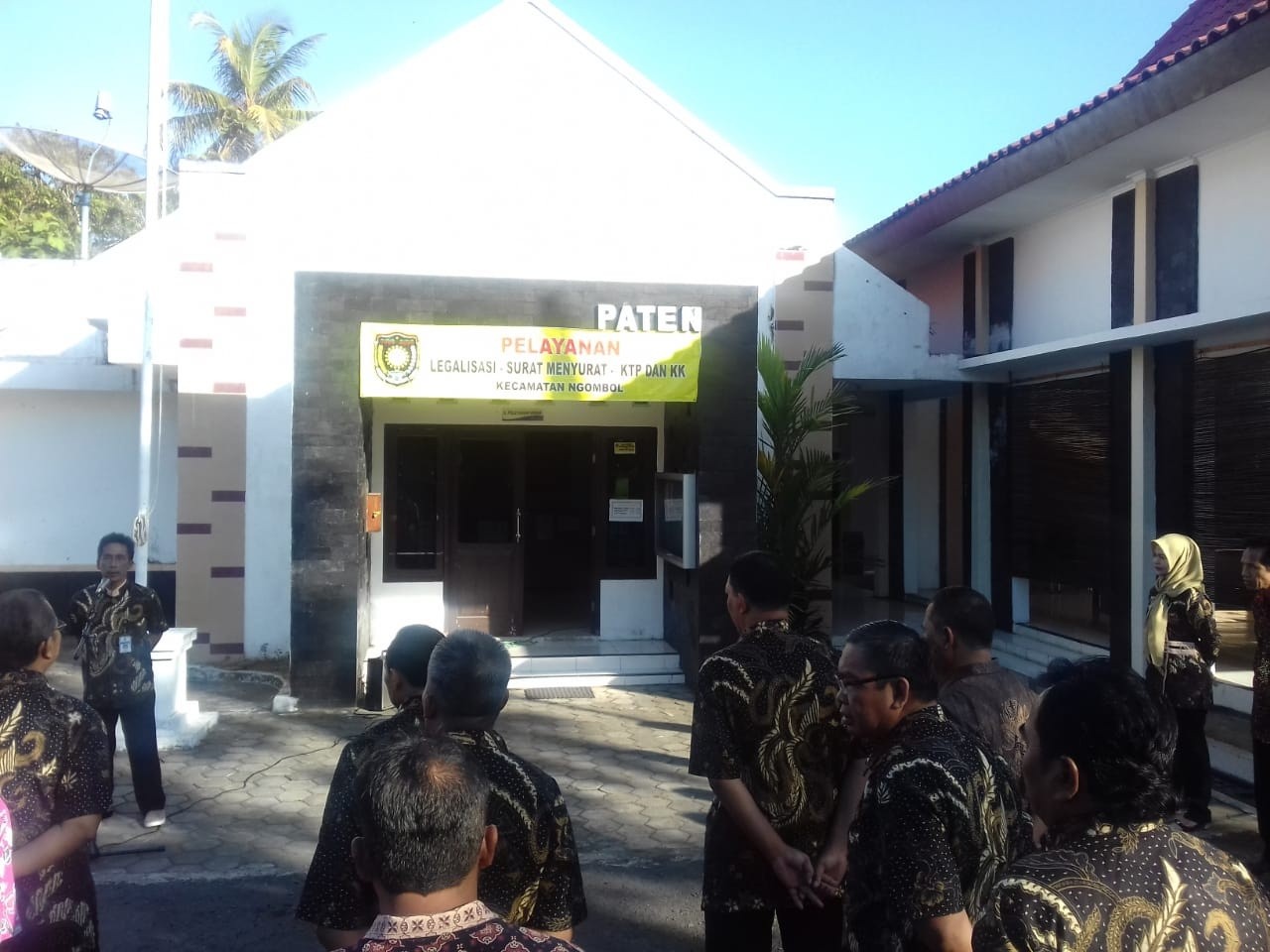 APEL PAGI SELURUH JAJARAN STAF KANTOR KECAMATAN NGOMBOL