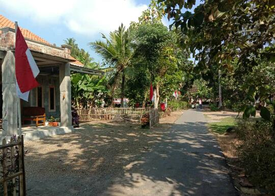 PEMASANGAN BENDERA MERAH PUTIH WUJUD MENGHORMATI HARI PANCASILA