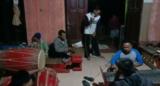 KEGIATAN MALAM TASYAKURAN HUT RI DI DESA WASIAT