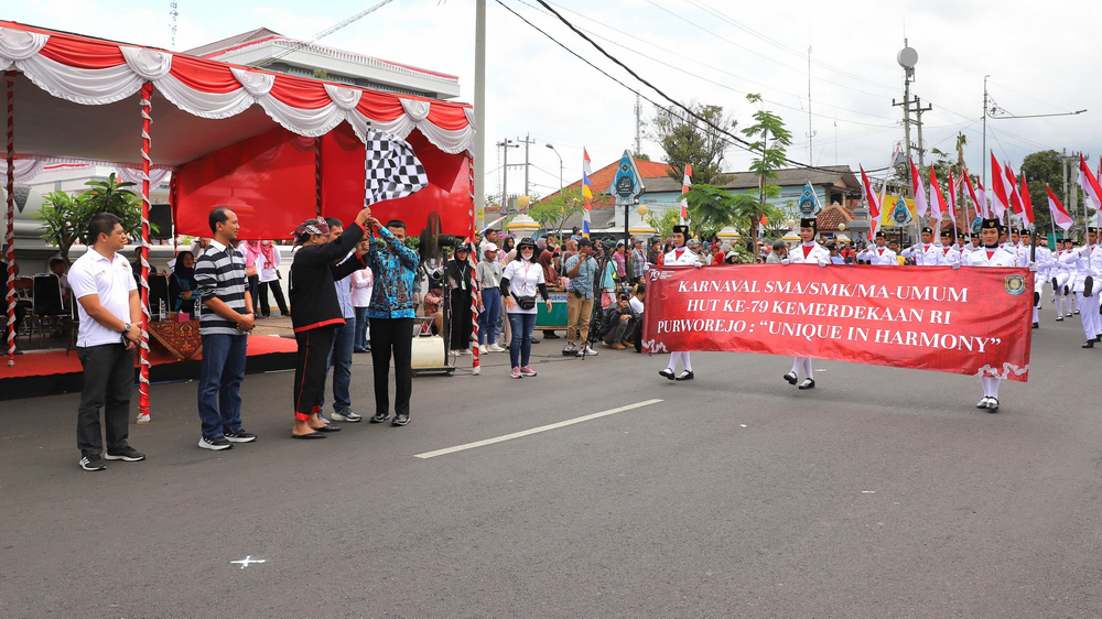 Puncak Karnaval Purworejo 2024 Sukses, Ribuan Padati Jalanan Utama di Purworejo