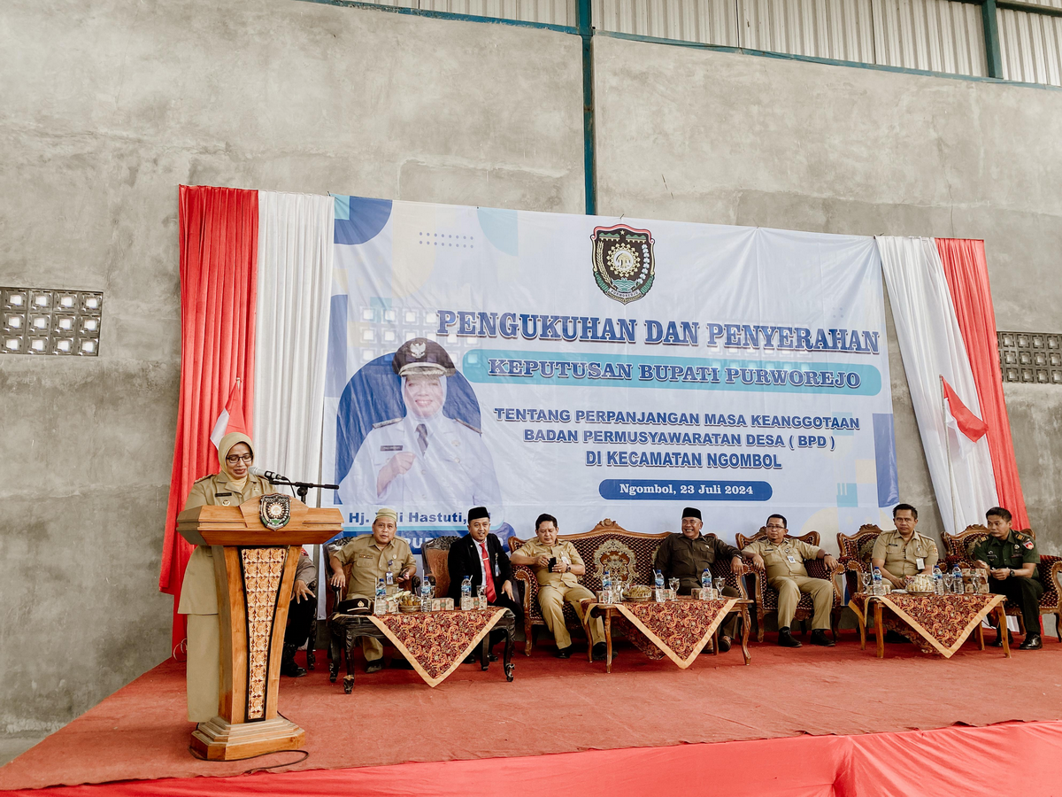 Masa Keanggotaan BPD  Diperpanjang, Bupati Serahkan SK Perpanjangan