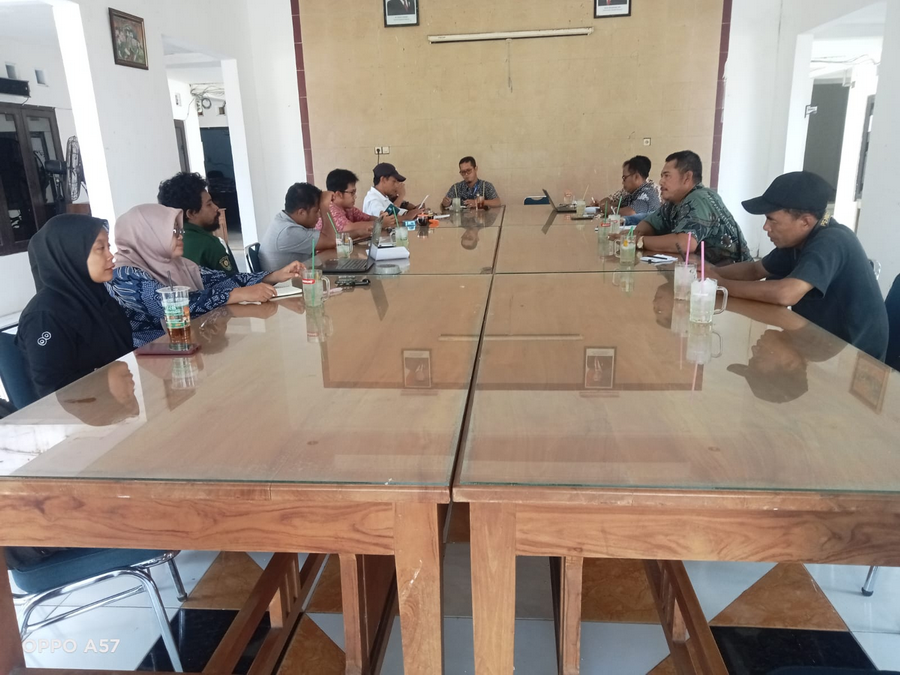 Rapat Koordinasi Tim Reaksi Cepat Penagihan PBB Kecamatan Ngombol