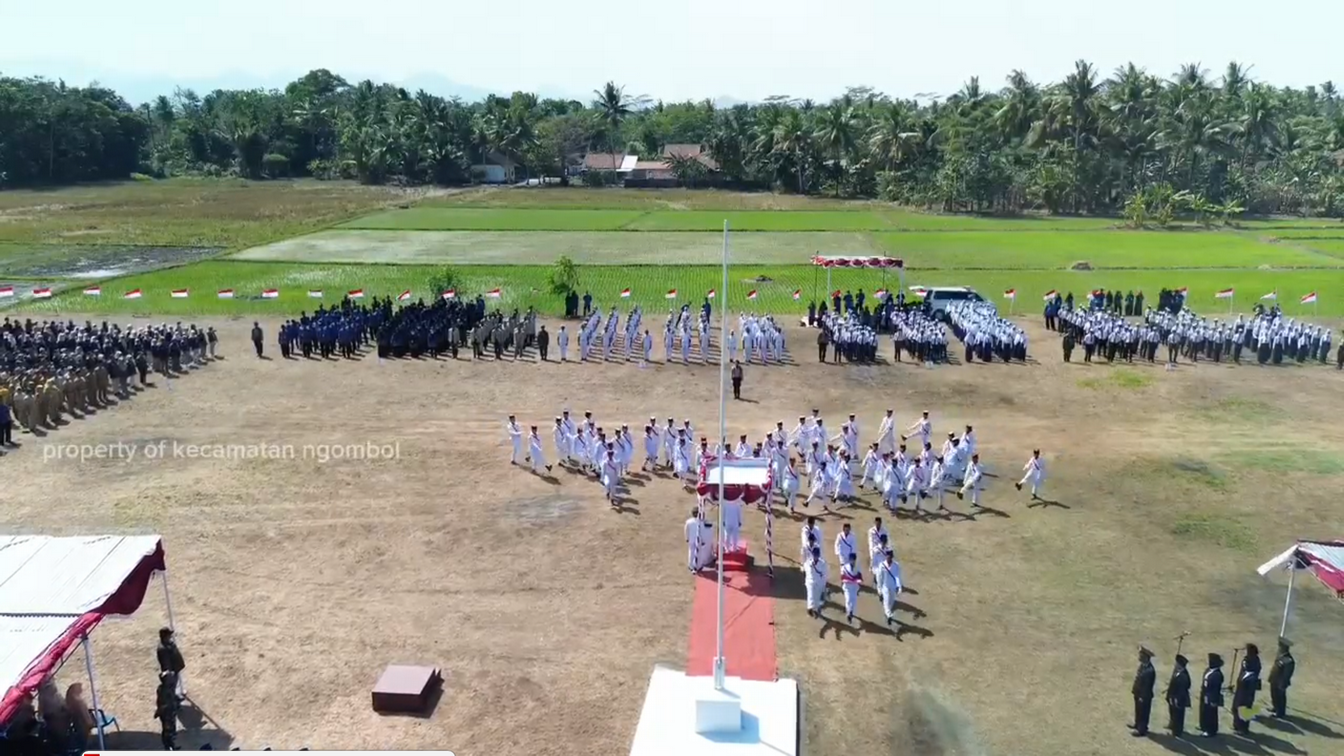 Upacara Bendera Memperingati HUT Ke-79 RI Tingkat Kecamatan Ngombol